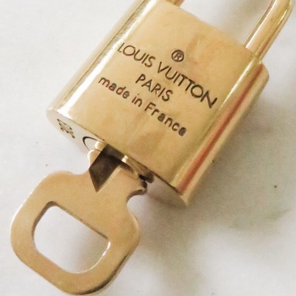 Louis Vuitton Lock & Key Gold Necklace - Picture 2 of 4